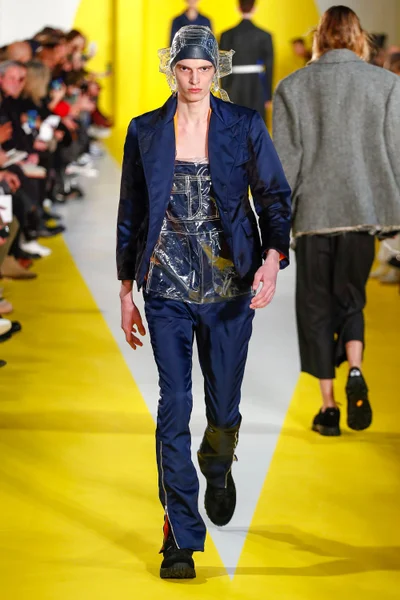 Look 13